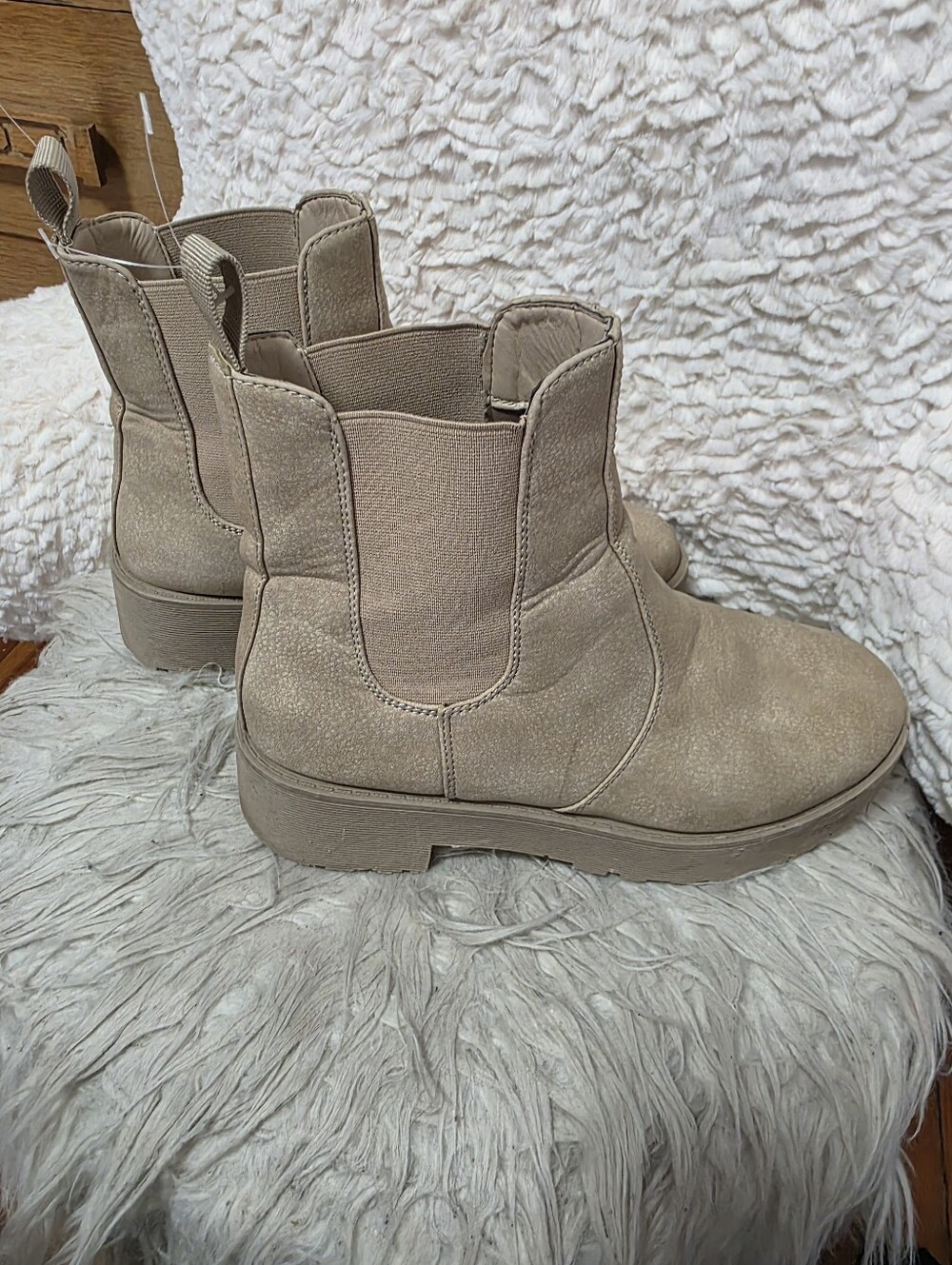 Dirty Laundry Beige Chelsea Boots - Picture 3 of 6